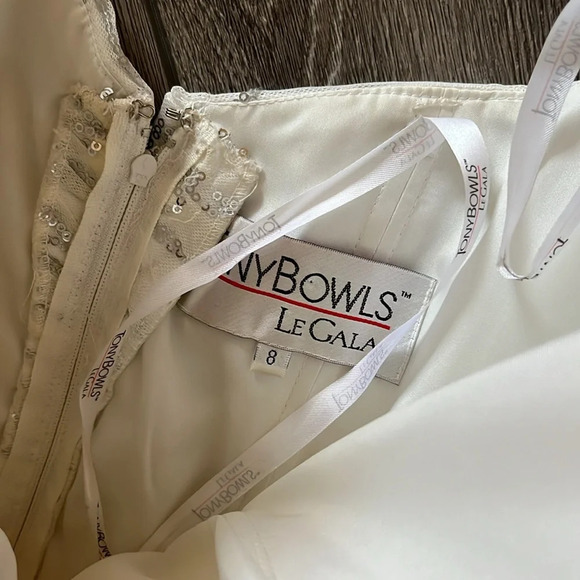 Tony Bowls prom grad white and silvered strapless dress size 8 - Picture 4 of 5